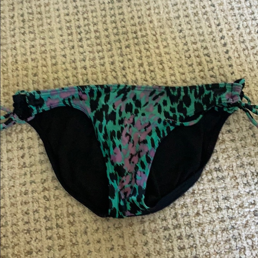 Bikini bottoms